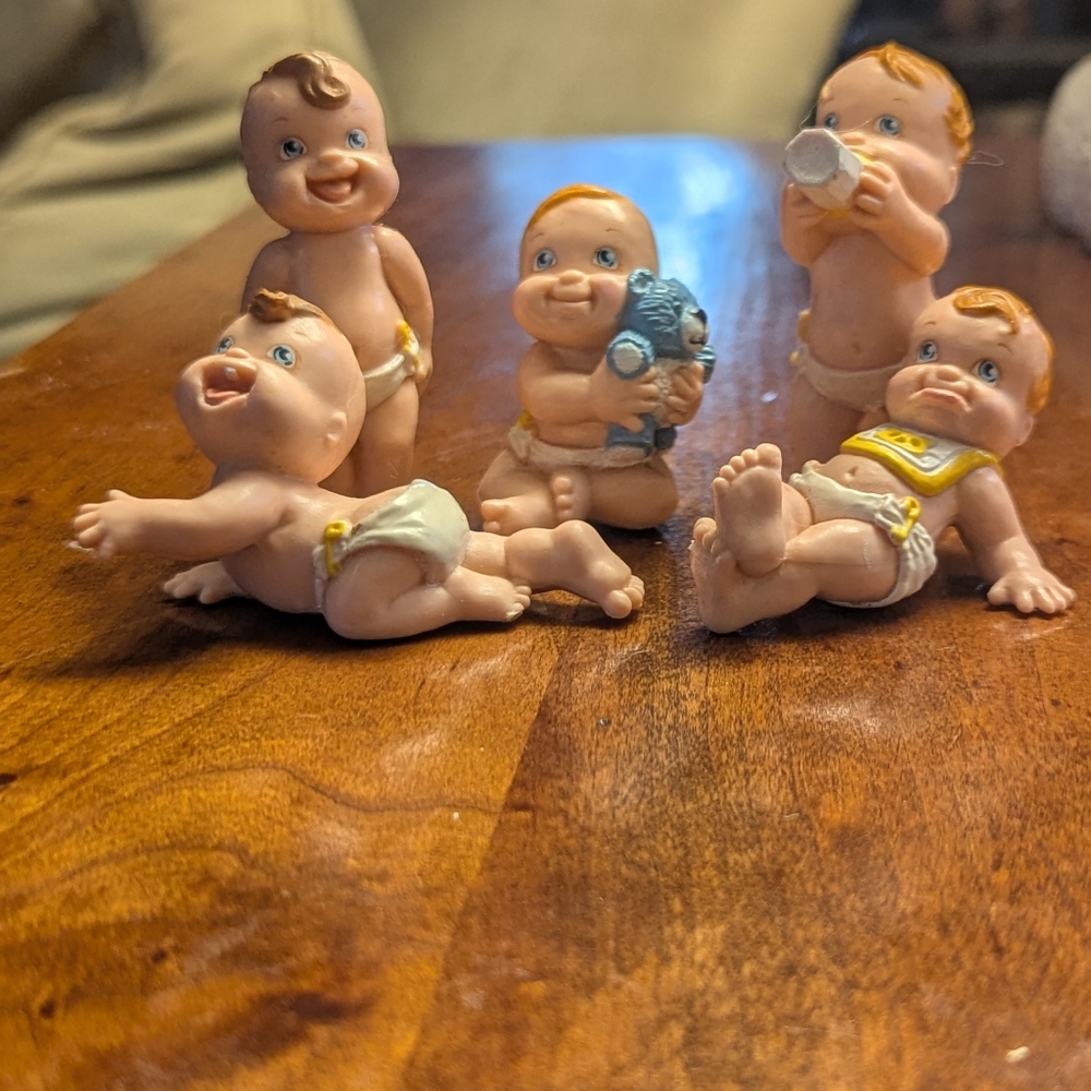 Galoob Magic Diaper Babies Collectibles #1,2,3,4,5. Adorable.
